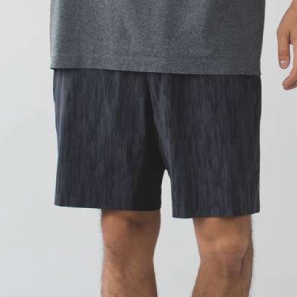 Lululemon Assert Short 9" - image 3